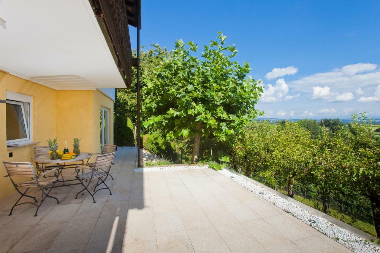 Residenz Cheval Messe Fn Villa ราเวนส์บวร์ก ภายนอก รูปภาพ